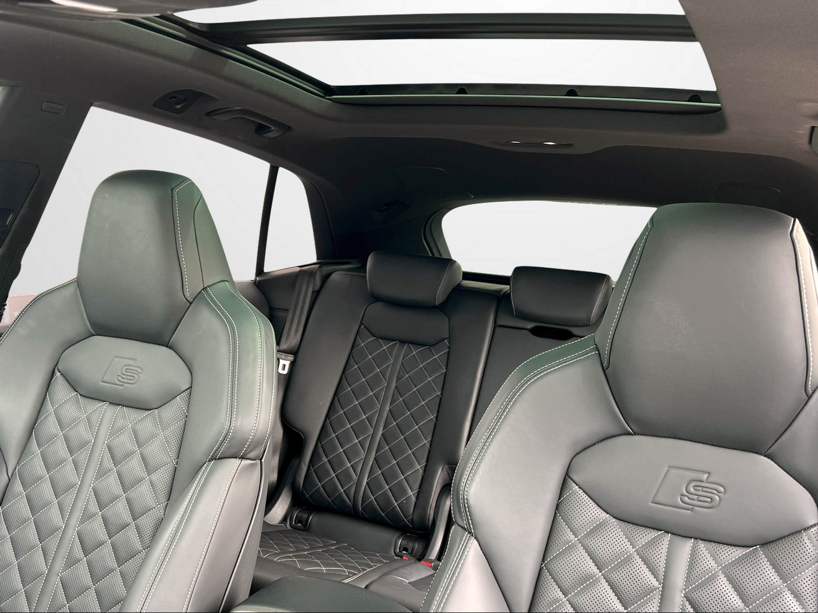 AUDI SQ8 TFSI quattro tiptronic-image-8