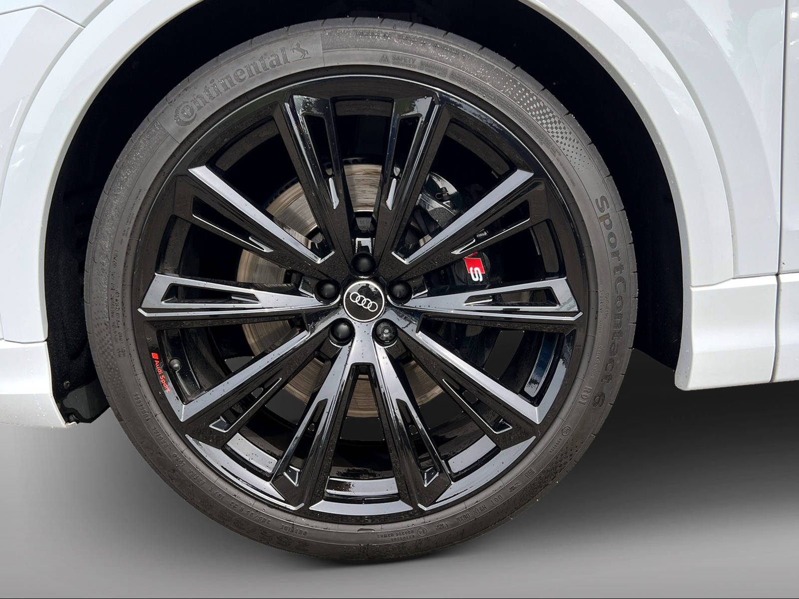 AUDI SQ8 TFSI quattro tiptronic-image-3