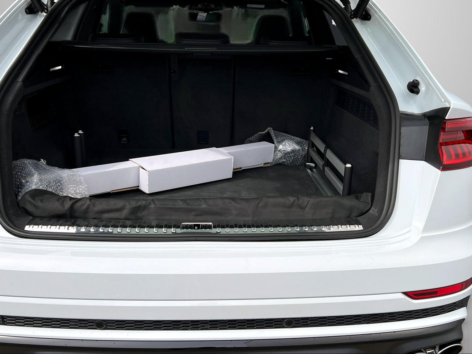 AUDI SQ8 TFSI quattro tiptronic-image-11