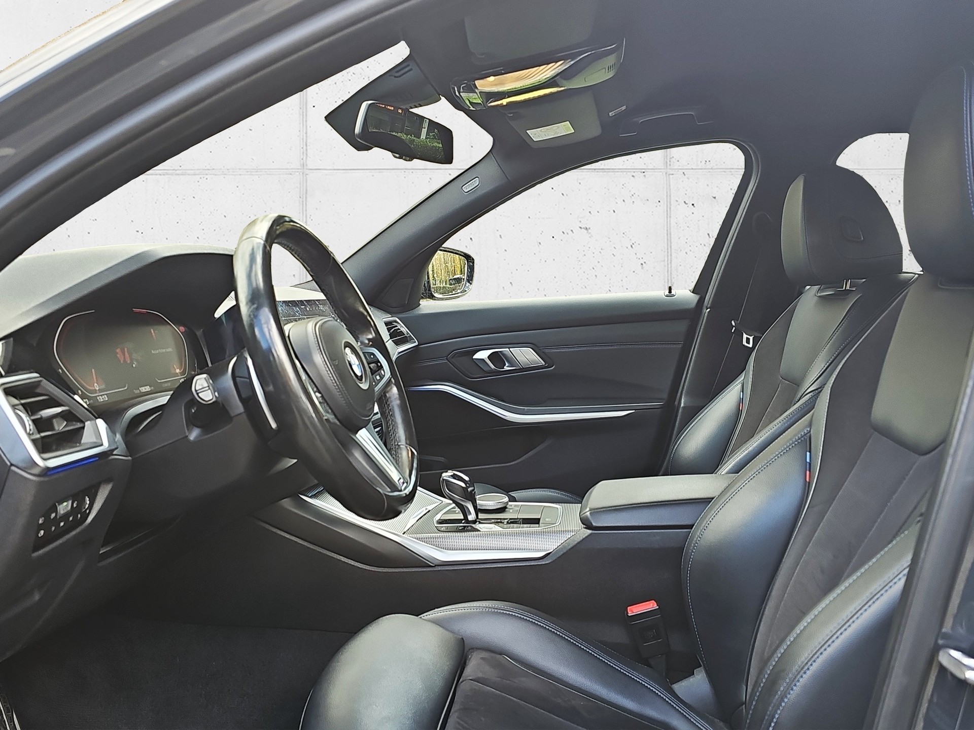 BMW 330i xDrive Steptronic M Sport-image-10