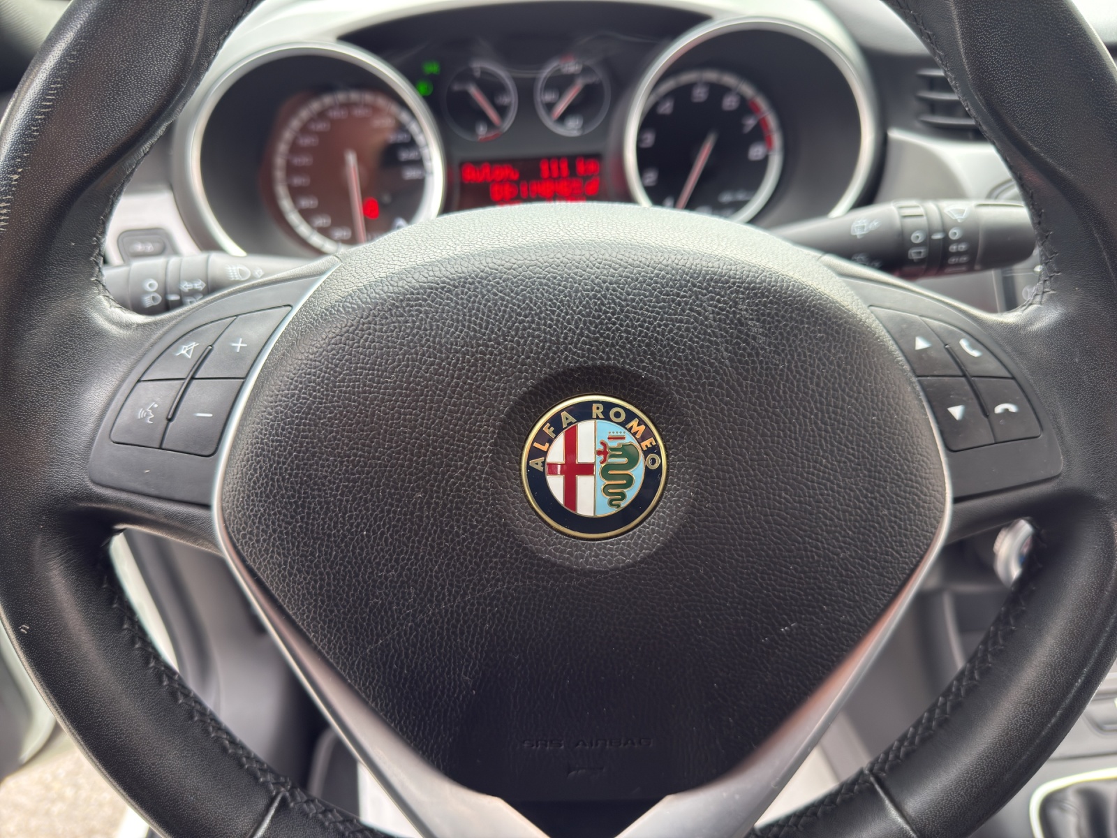 ALFA ROMEO Giulietta 1.4 T-image-21