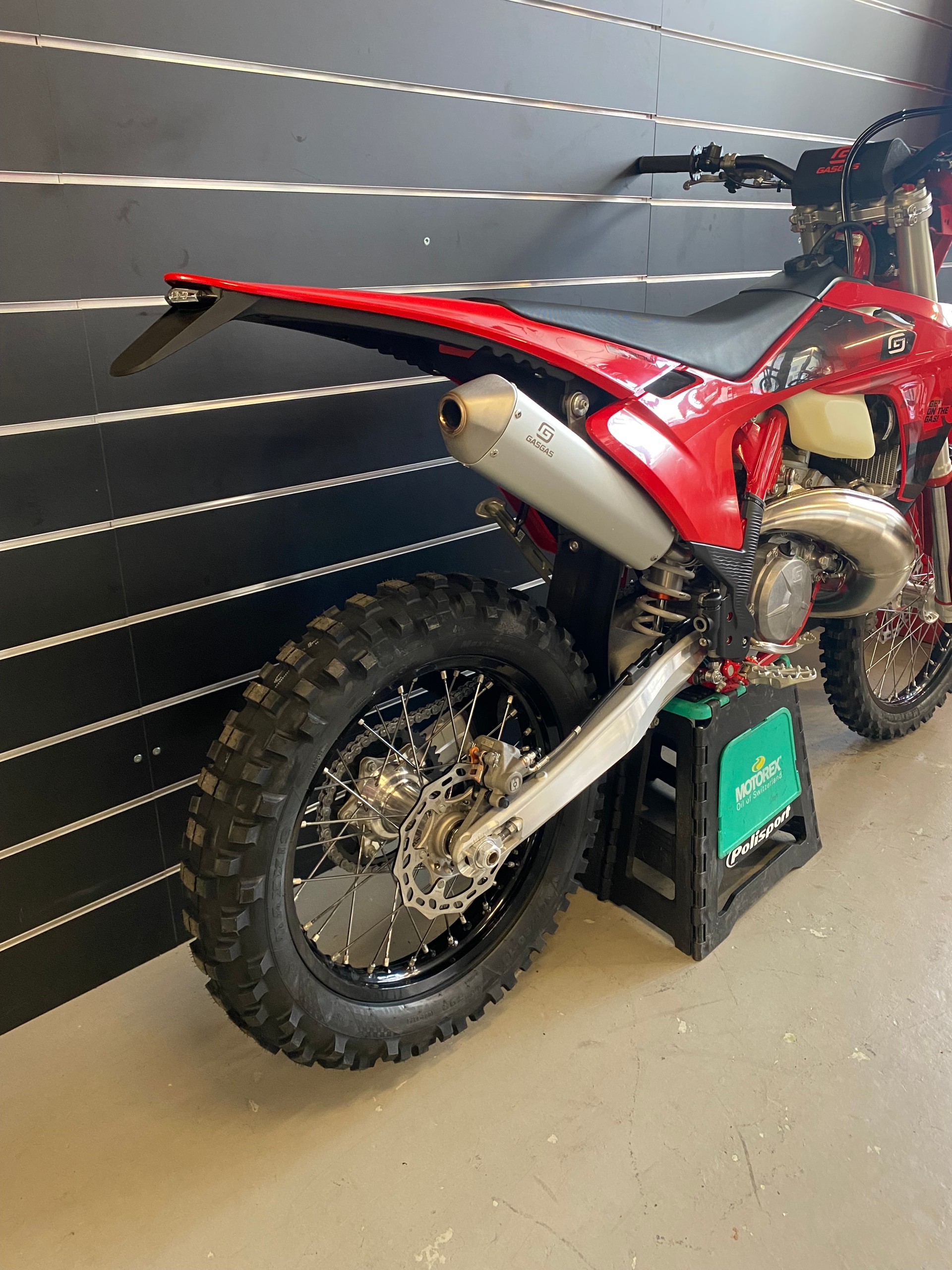 GASGAS EC 300 2026-showroom-element-1