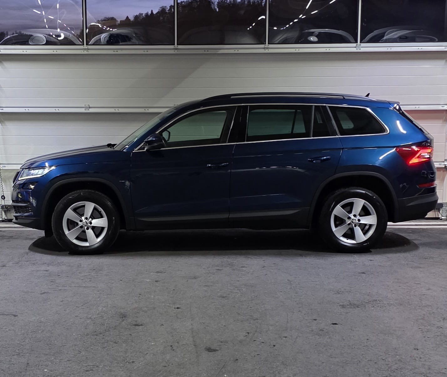 SKODA Kodiaq 2.0 TDI CR Ambition 4x4 DSG *CH-Fahrzeug* Frisch ab MFK: 02.2025* + AHK-image-1