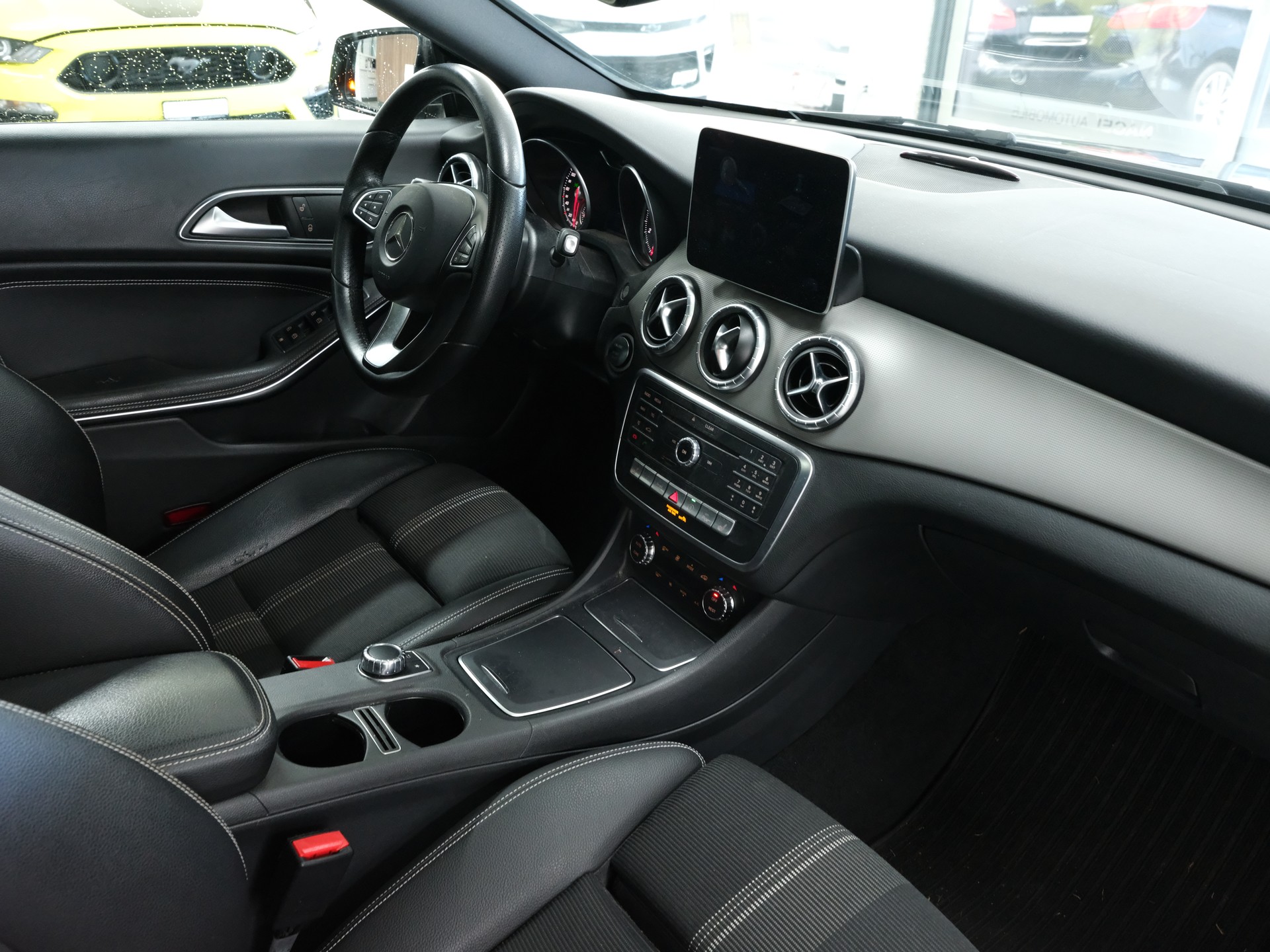MERCEDES-BENZ CLA Shooting Brake 200 7G-DCT-image-13