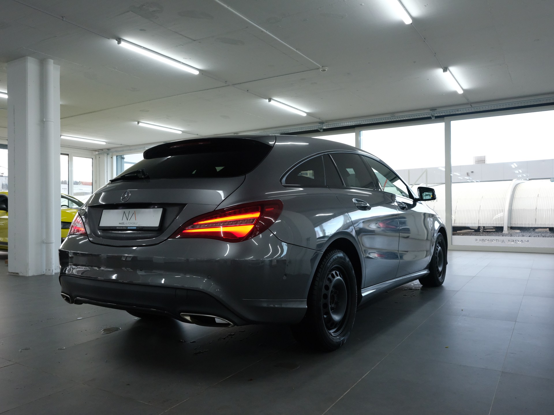 MERCEDES-BENZ CLA Shooting Brake 200 7G-DCT-image-2