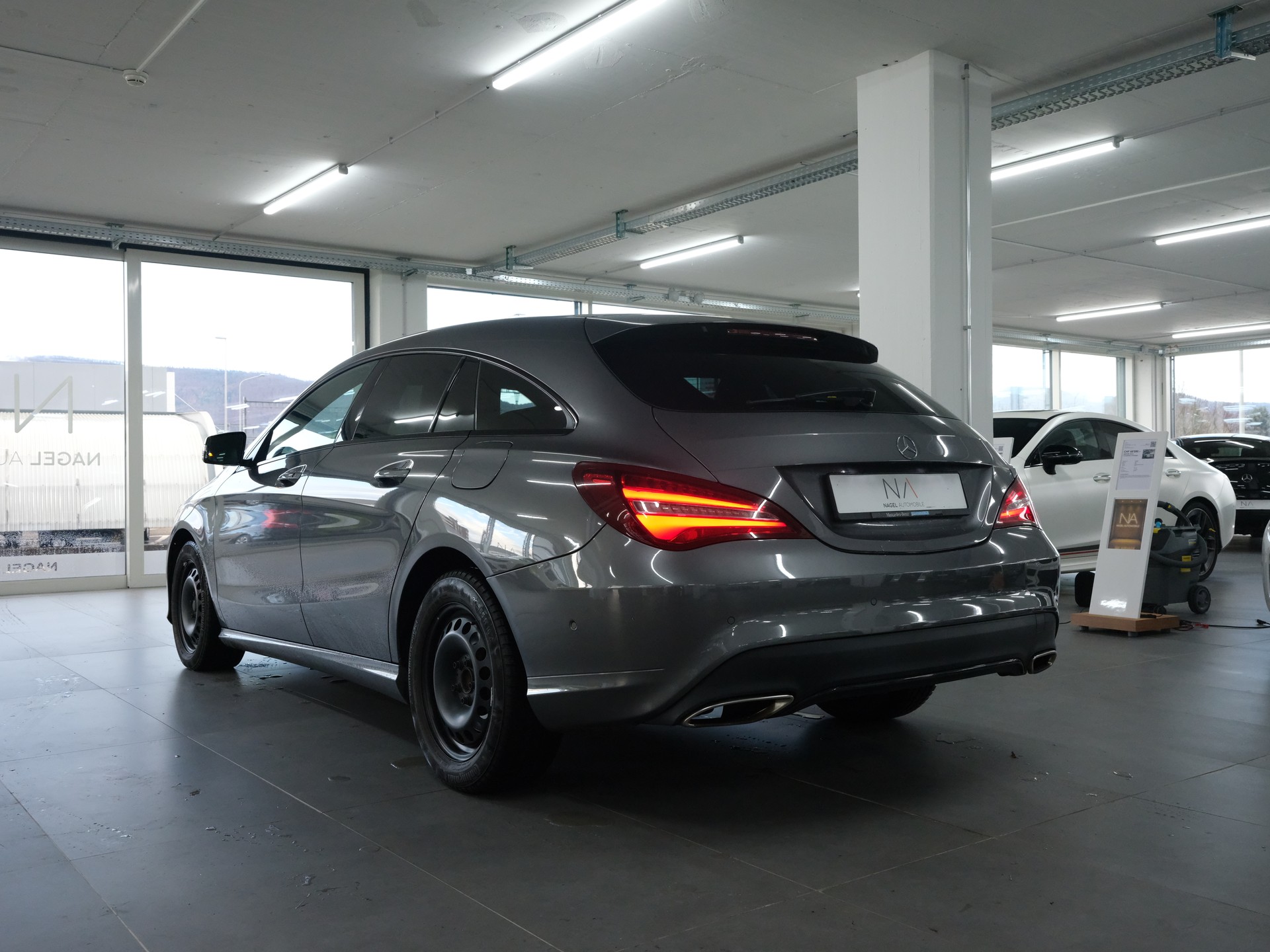 MERCEDES-BENZ CLA Shooting Brake 200 7G-DCT-image-4