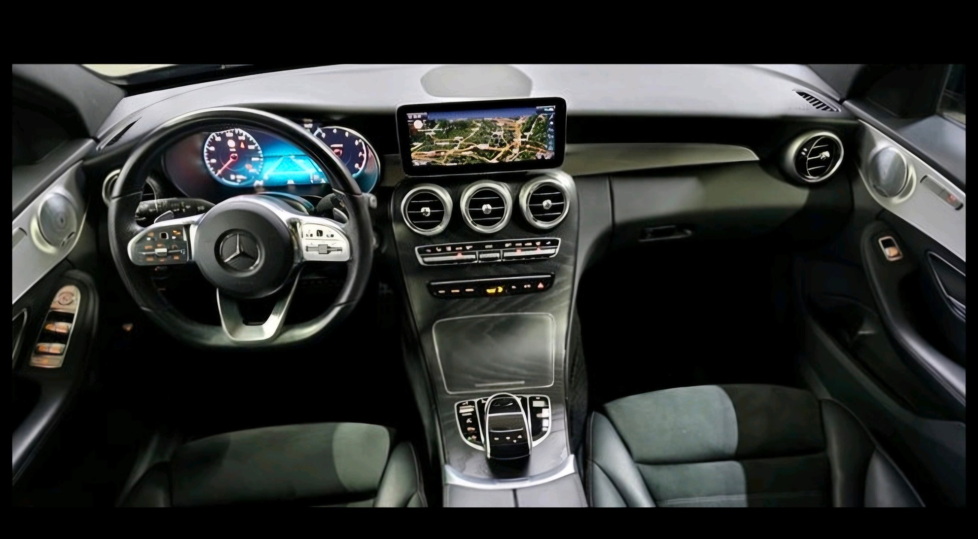 MERCEDES-BENZ C 200 Swiss Star AMG Line 4M 9G-Tronic-image-5