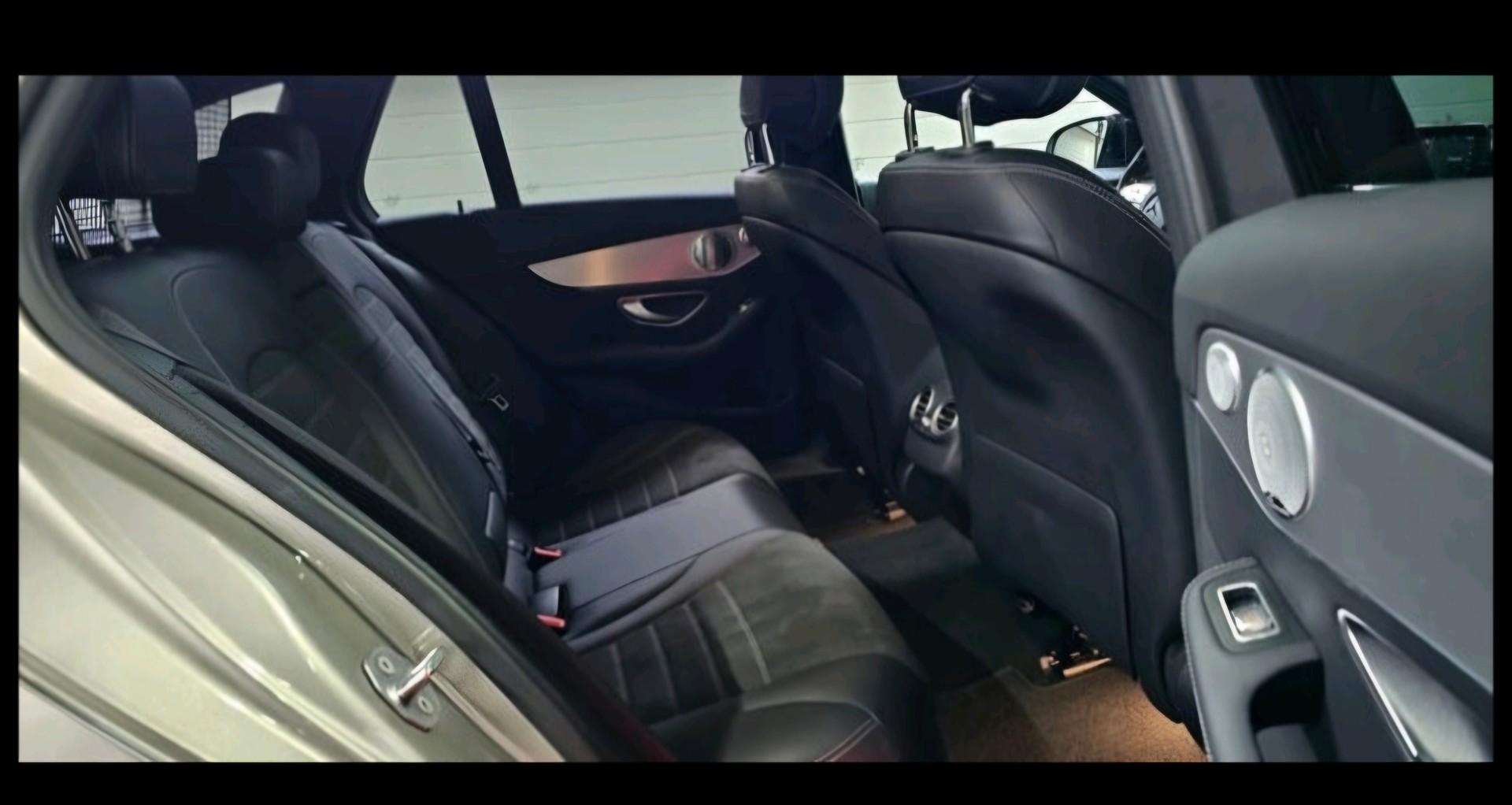 MERCEDES-BENZ C 200 Swiss Star AMG Line 4M 9G-Tronic-image-6