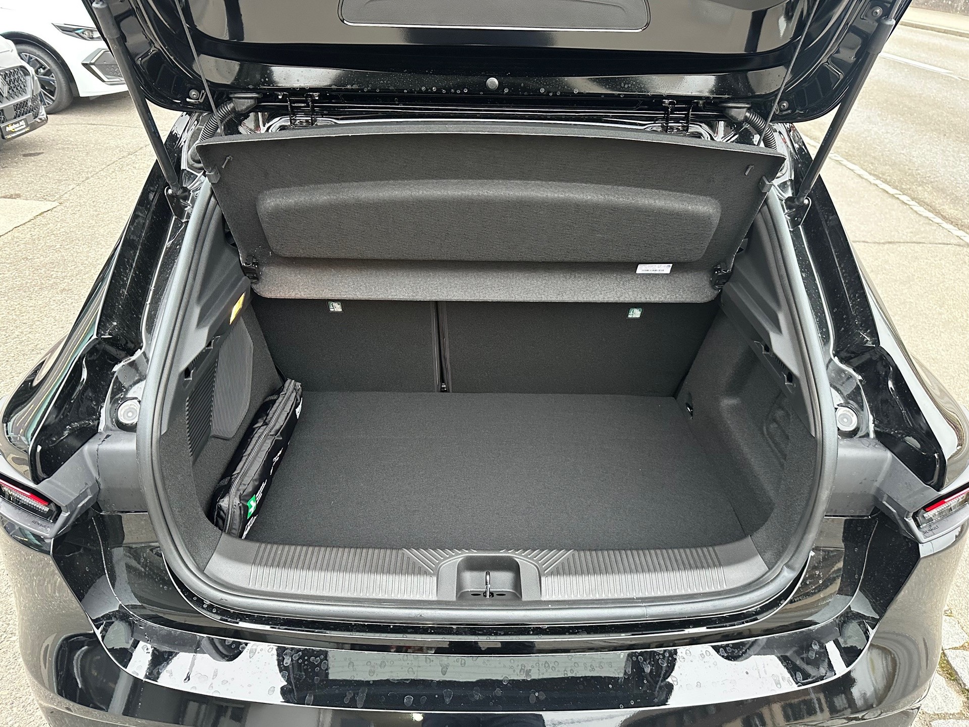 RENAULT Clio 1.8 E-Tech Esprit Alpine-image-10