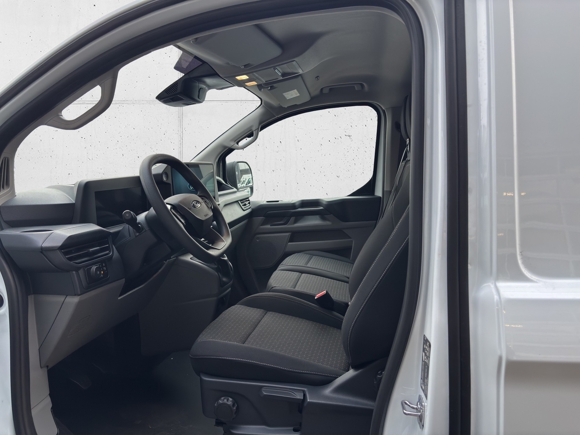 FORD Transit C Van 320 L1 2.0 EcoBlue 136 Trend-image-11