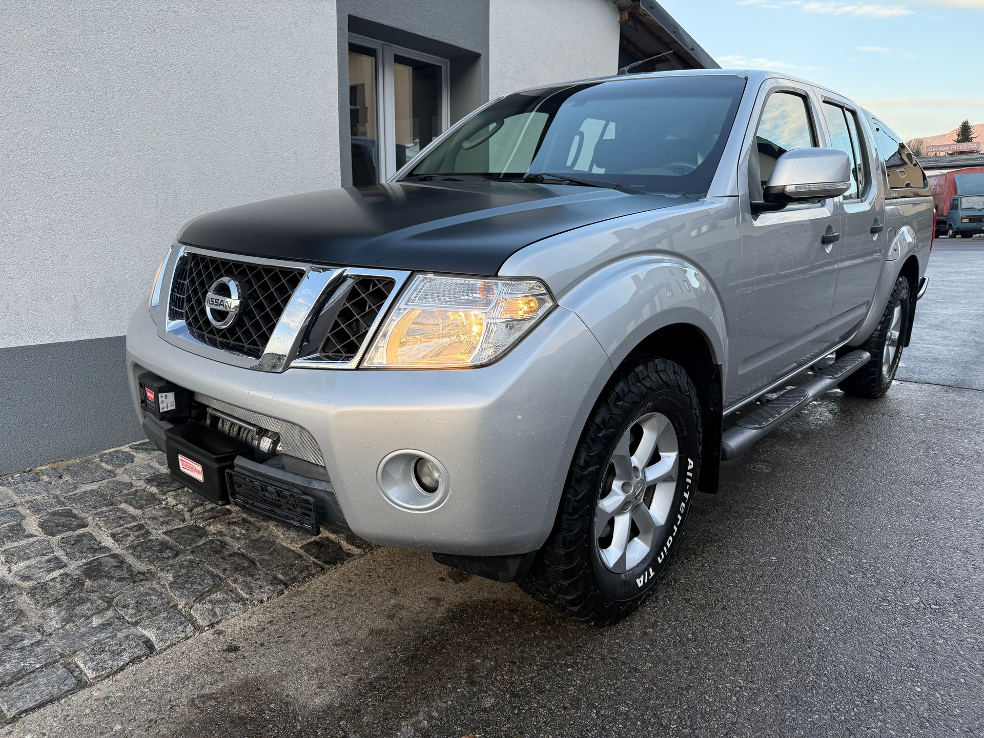 NISSAN Navara Double Cab SE 2.5 dCi 4WD LB-image-1