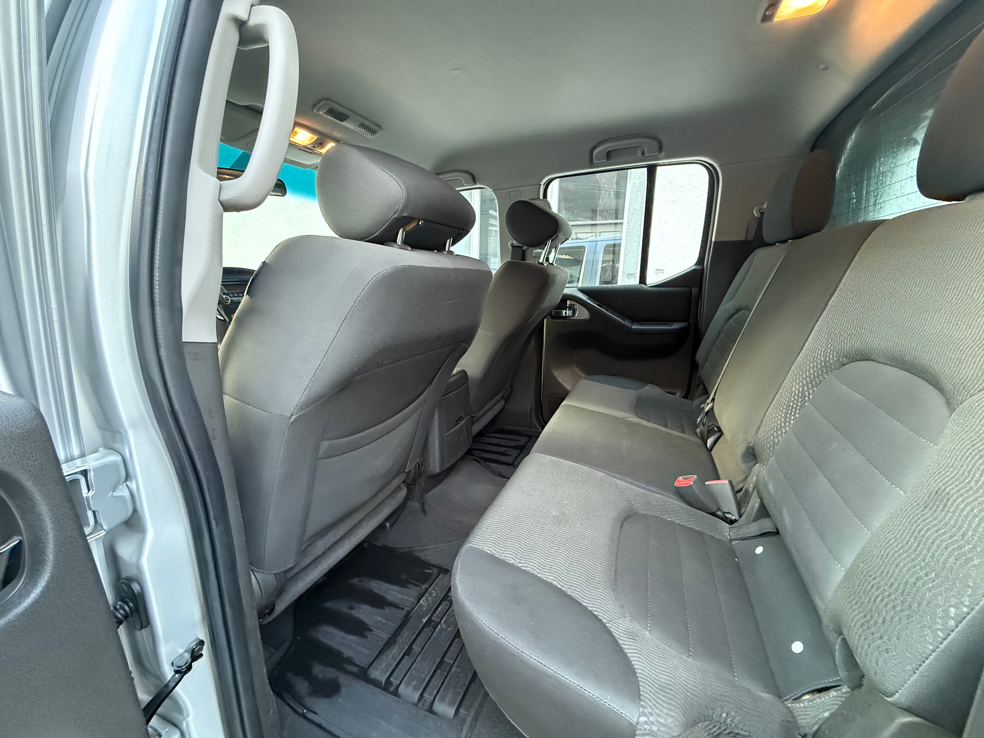 NISSAN Navara Double Cab SE 2.5 dCi 4WD LB-image-14