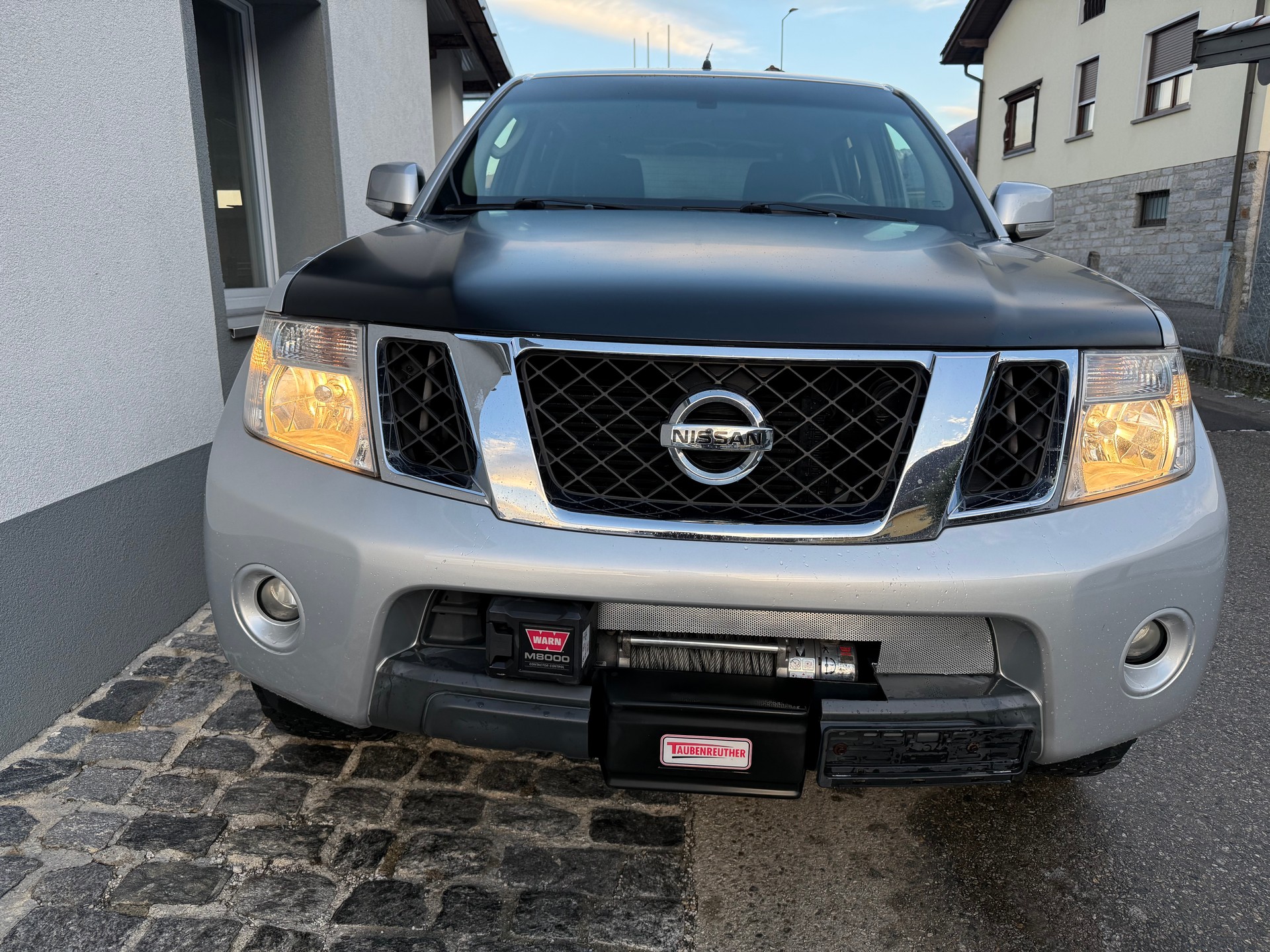 NISSAN Navara Double Cab SE 2.5 dCi 4WD LB-image-4