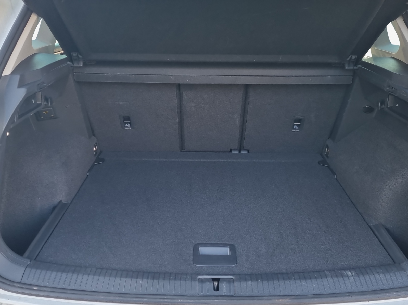 VW Tiguan 2.0 TDI SCR Elegance 4Motion DSG-image-12
