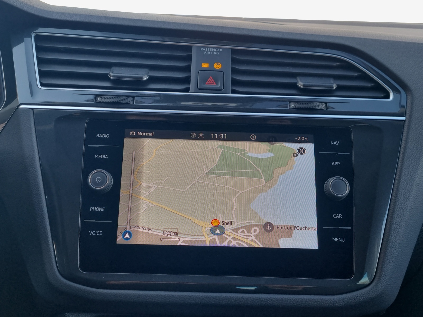VW Tiguan 2.0 TDI SCR Elegance 4Motion DSG-image-14