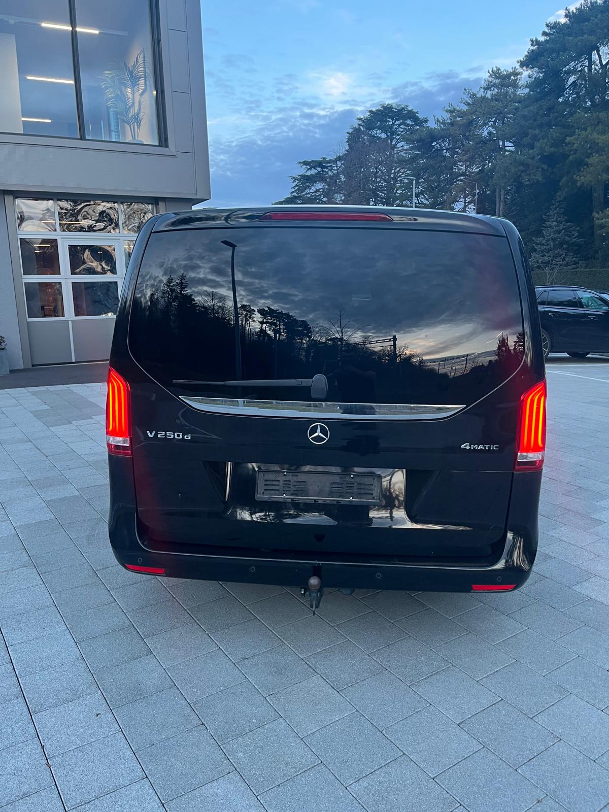 MERCEDES-BENZ V 250 d lang Avantgarde 4Matic 9G-Tronic-image-3