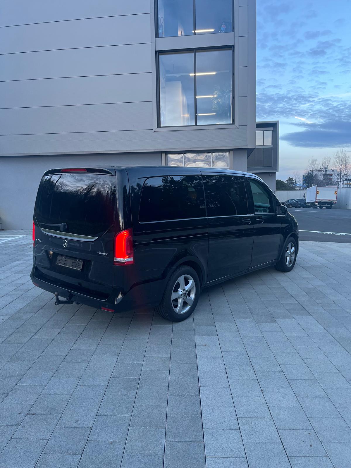MERCEDES-BENZ V 250 d lang Avantgarde 4Matic 9G-Tronic-image-4