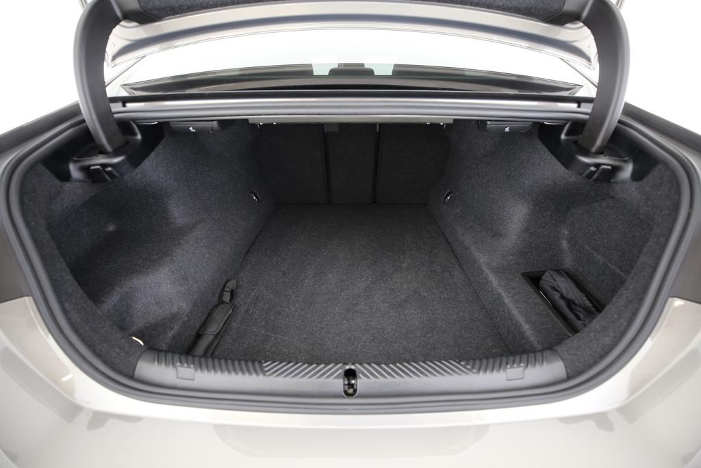 BMW 550e xDrive-image-15