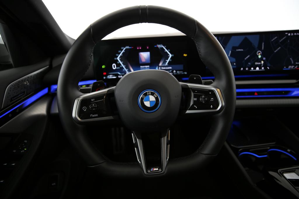 BMW 550e xDrive-image-6