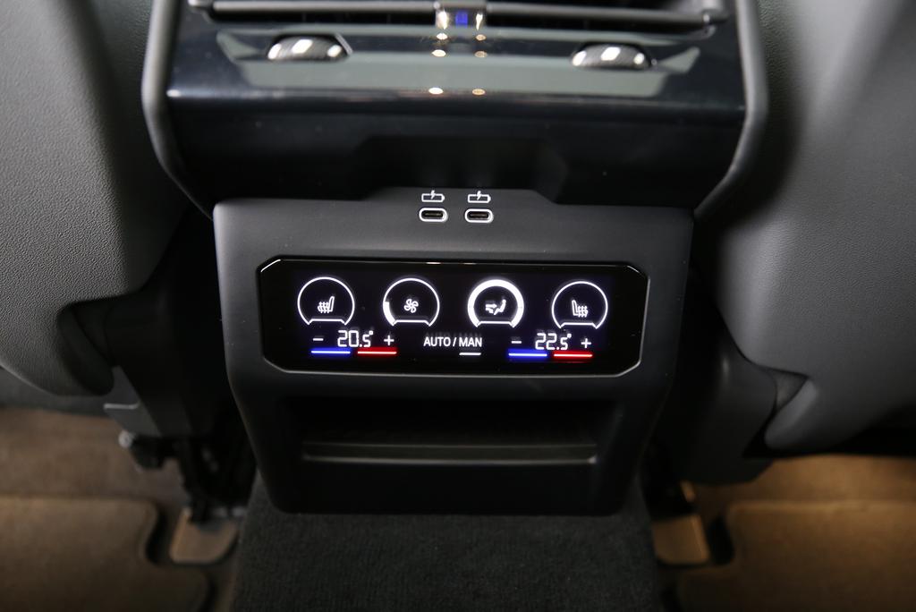 BMW 550e xDrive-image-12