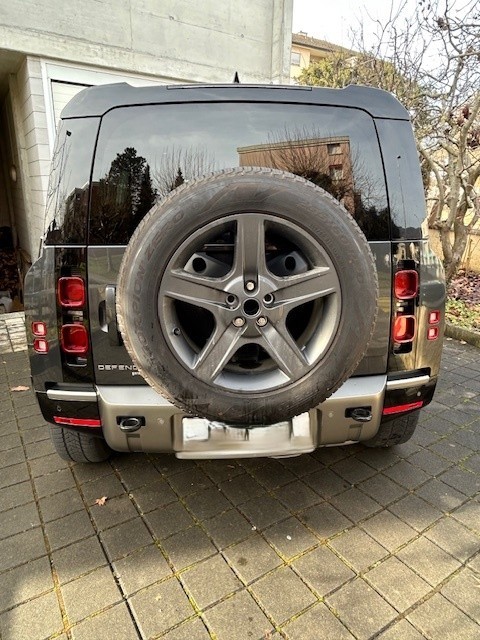 LAND ROVER Defender 110 3.0 D I6 250 X-Dynamic SE AWD AT8-image-5