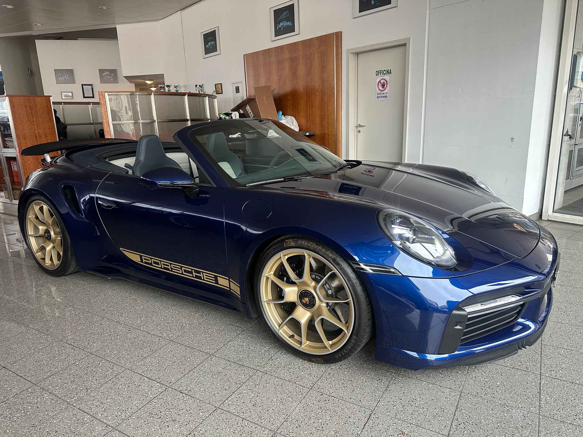 PORSCHE 911 Turbo S Cabriolet PDK-image-0