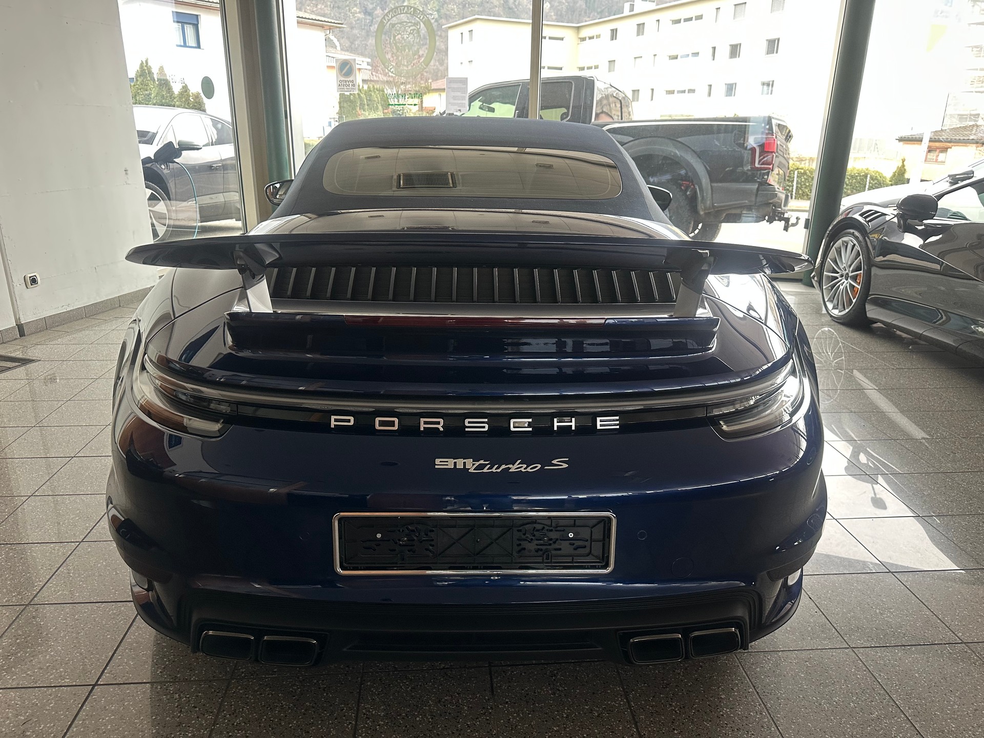 PORSCHE 911 Turbo S Cabriolet PDK-image-7