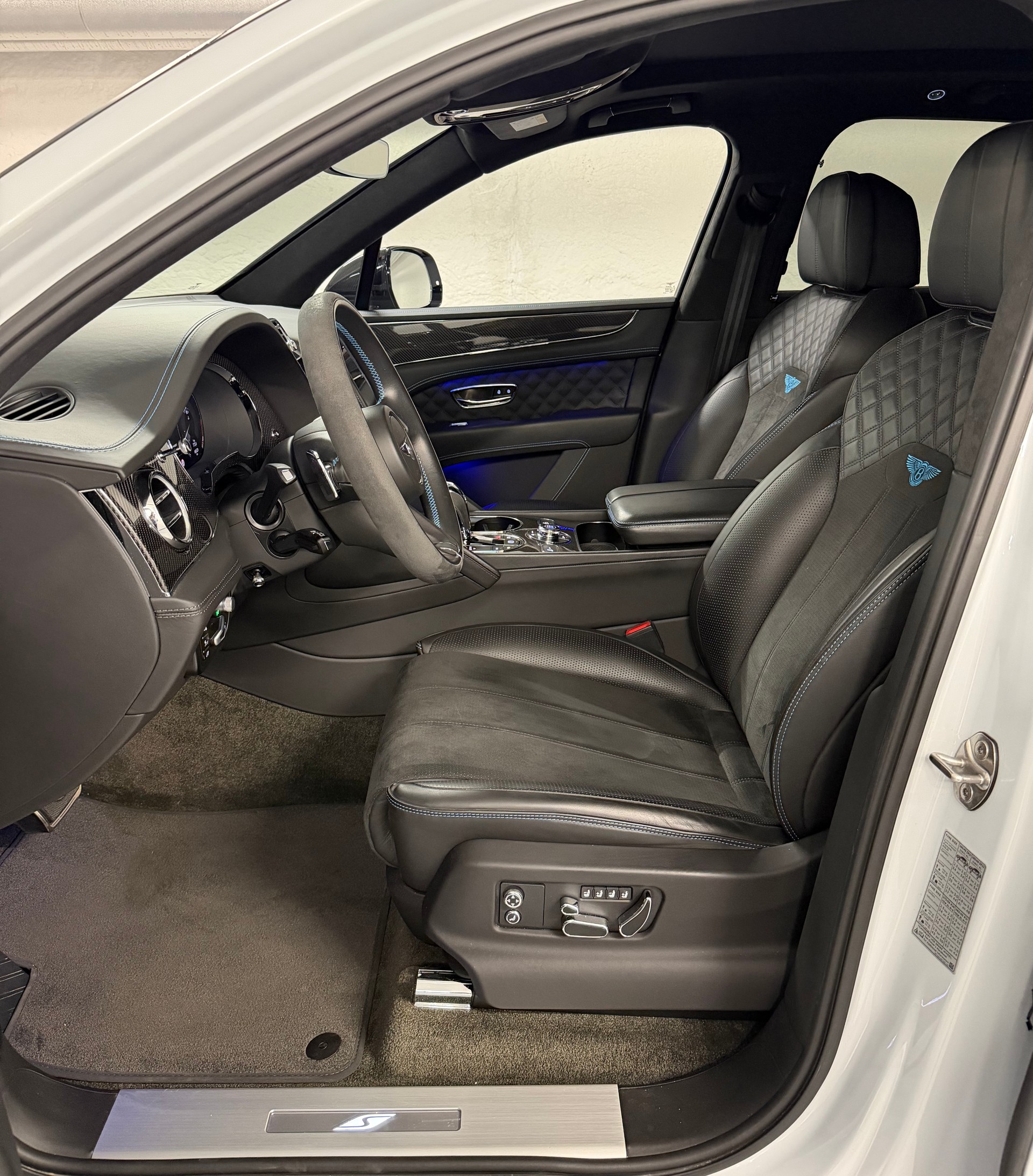 BENTLEY Bentayga S-image-8