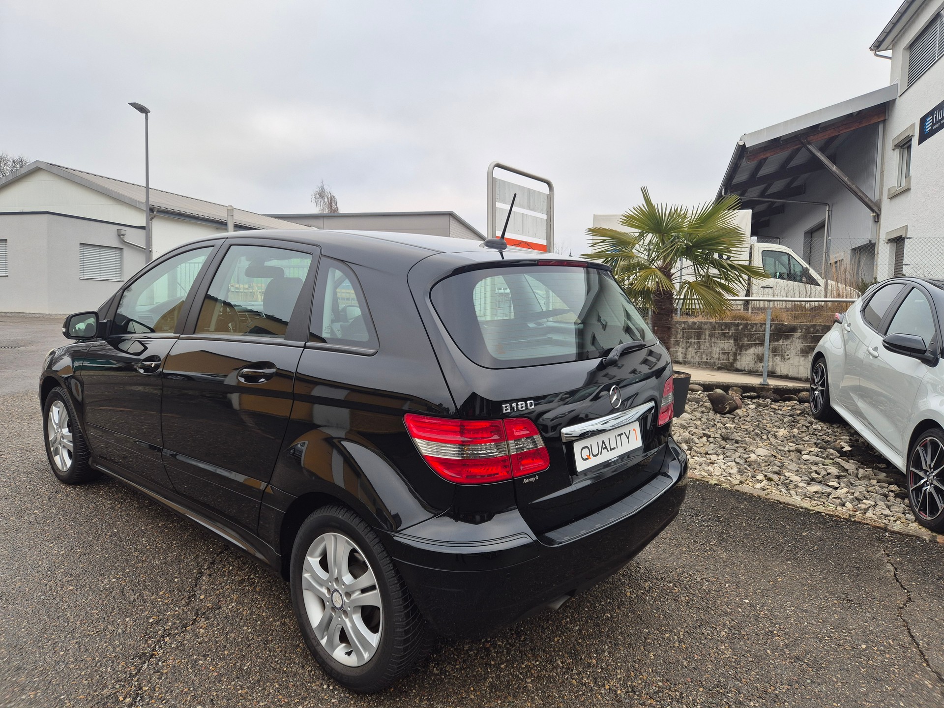 MERCEDES-BENZ B 180 My Star Autotronic-image-2