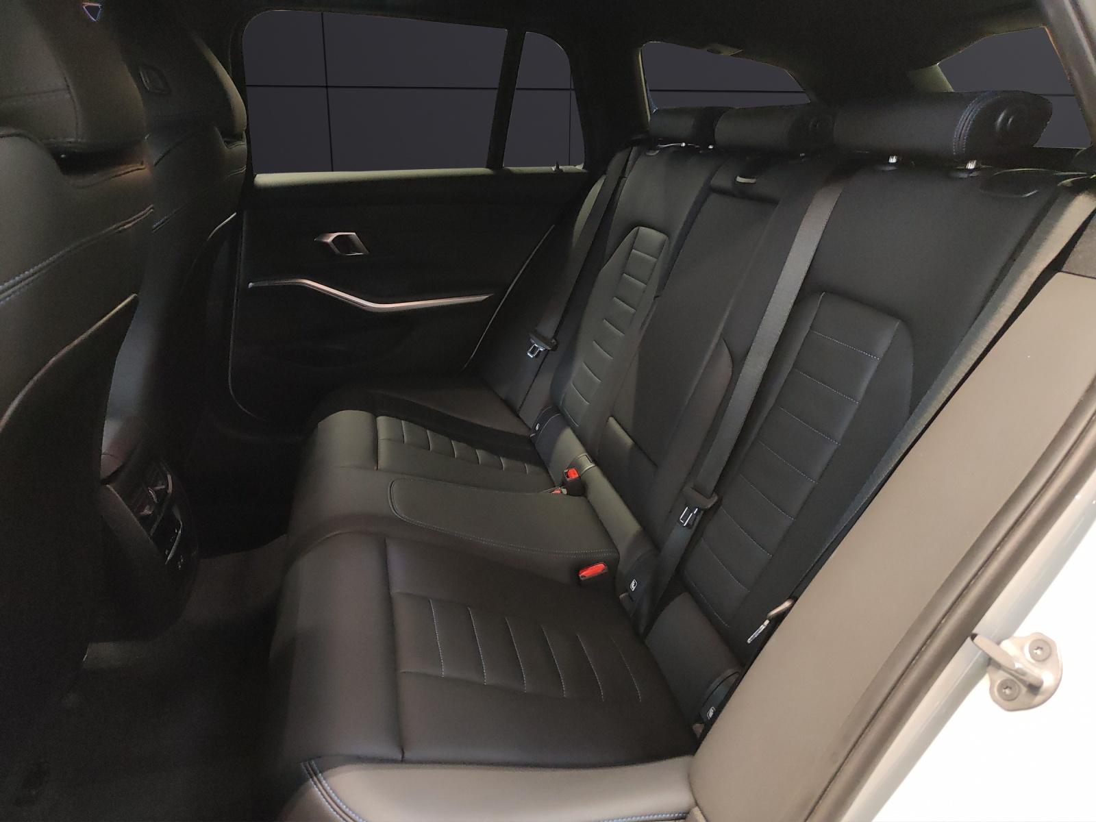 BMW 320d xDrive SAG Touring Attraktiven Leasingzinssatz ab 1,9 % bei Abschluss einer BMW Fahrzeugversicherung.-image-19