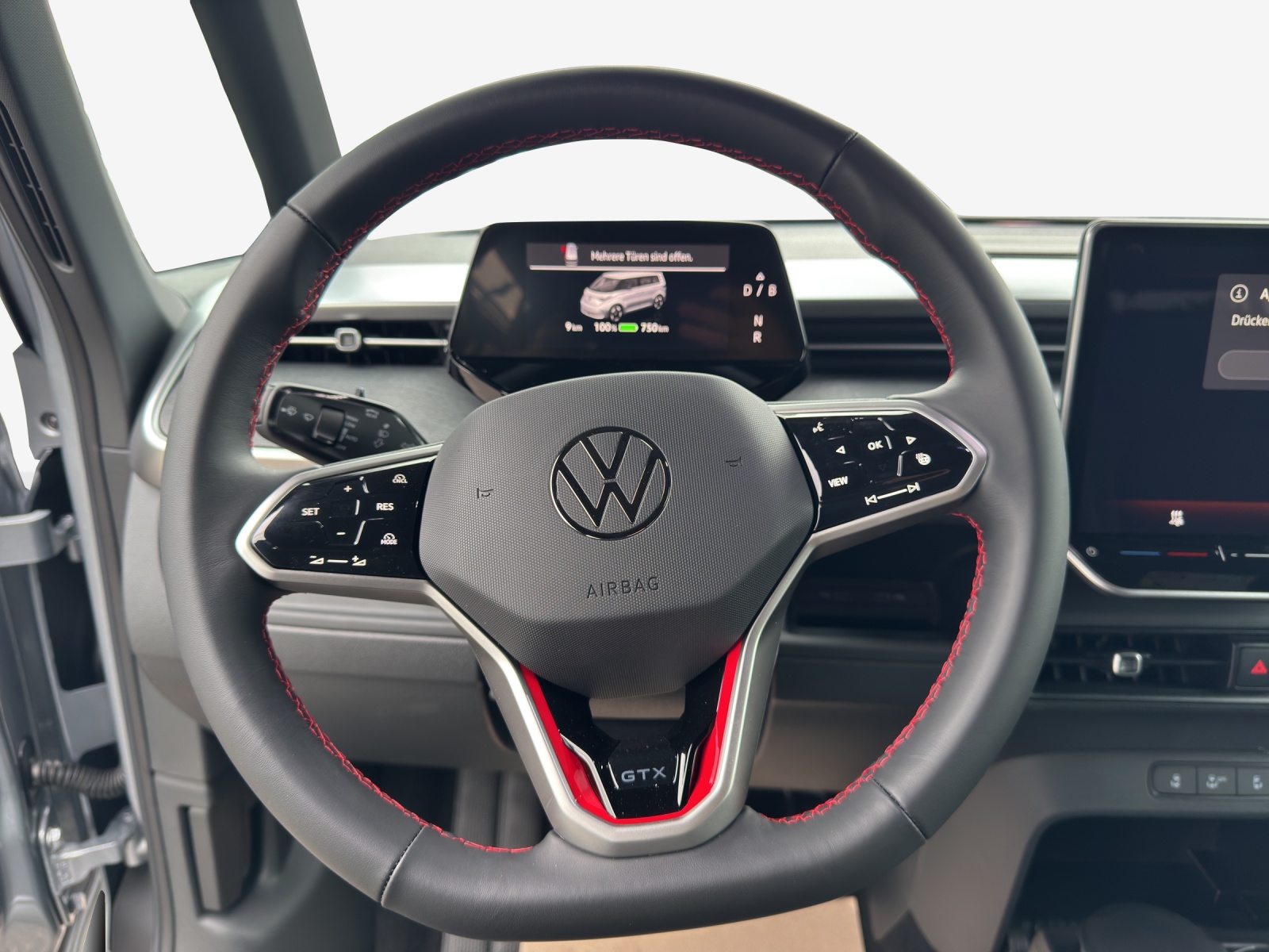 VW ID.Buzz LWB GTX 4 Motion-image-9