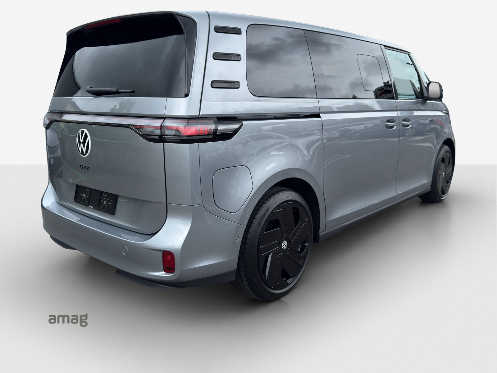 VW ID.Buzz LWB GTX 4 Motion-image-4