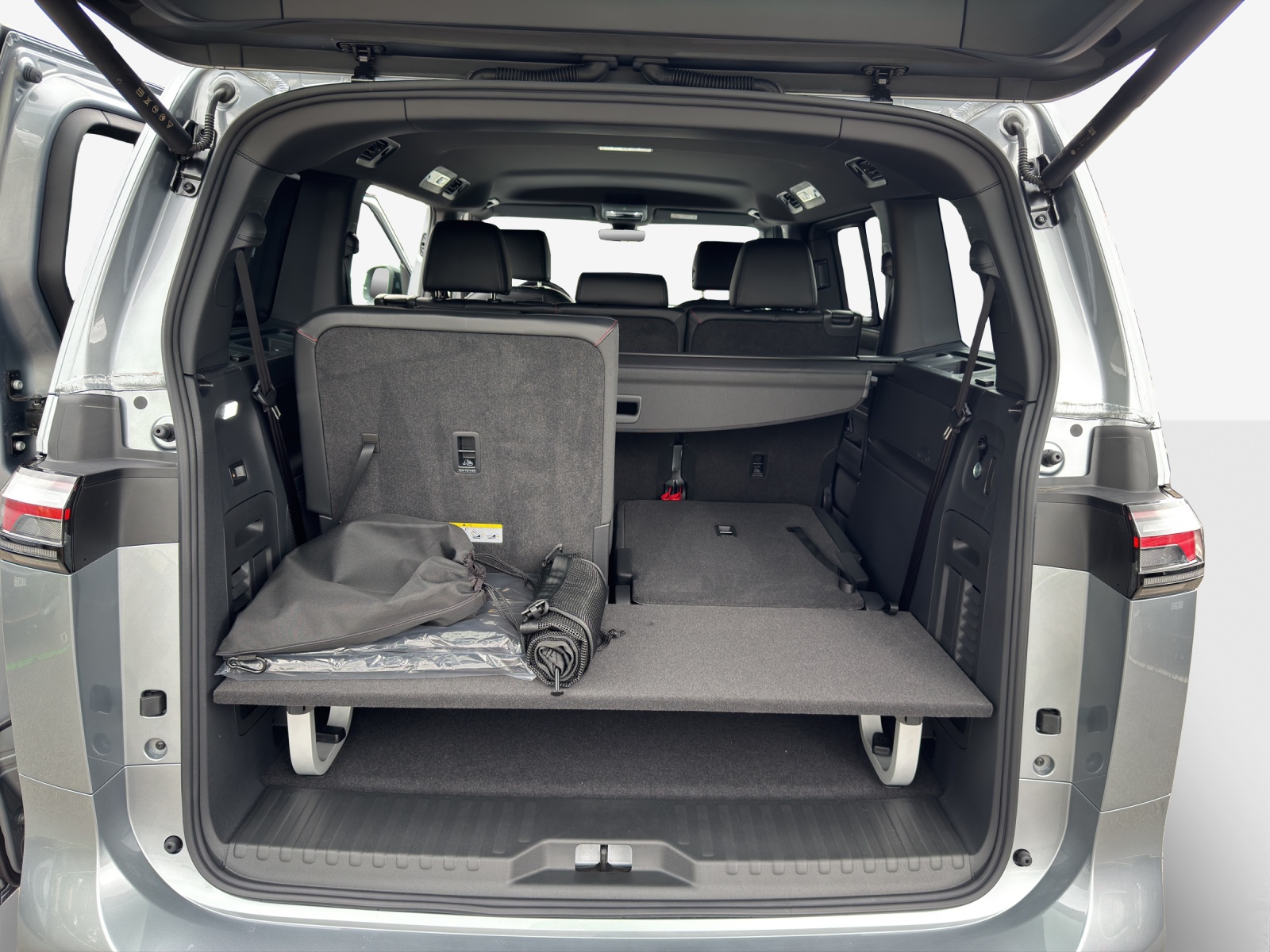 VW ID.Buzz LWB GTX 4 Motion-image-12