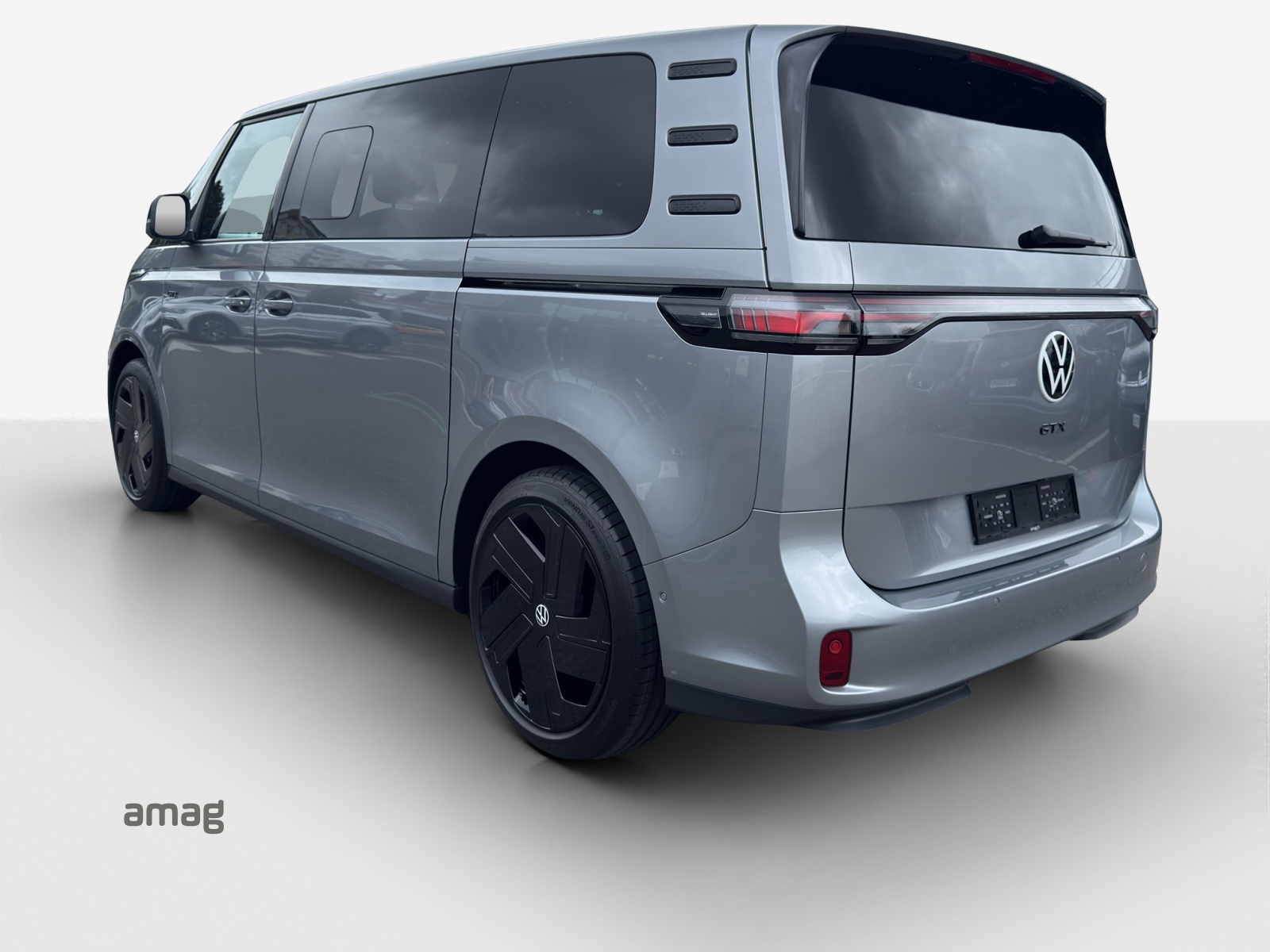 VW ID.Buzz LWB GTX 4 Motion-image-2