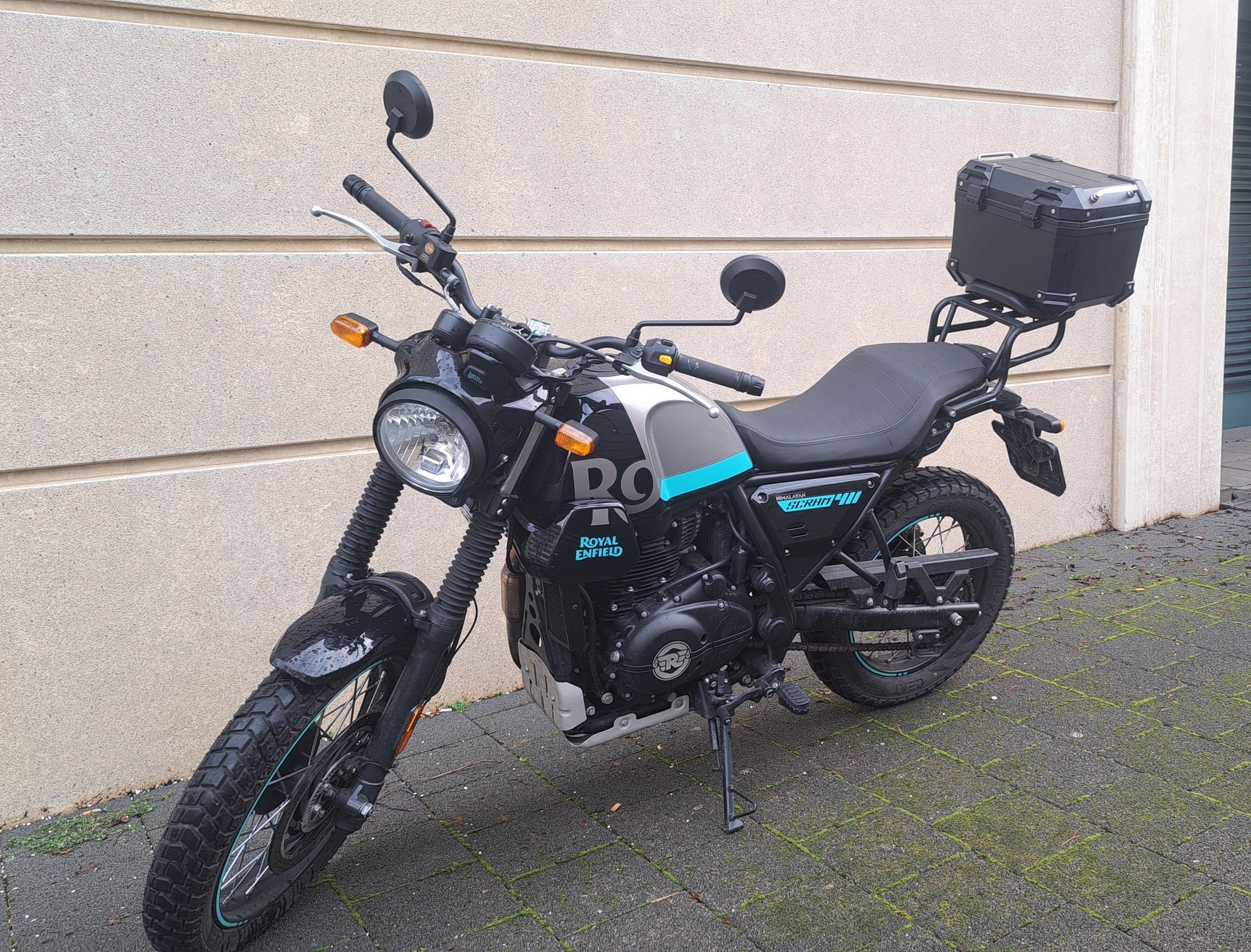 ROYAL ENFIELD Himalayan