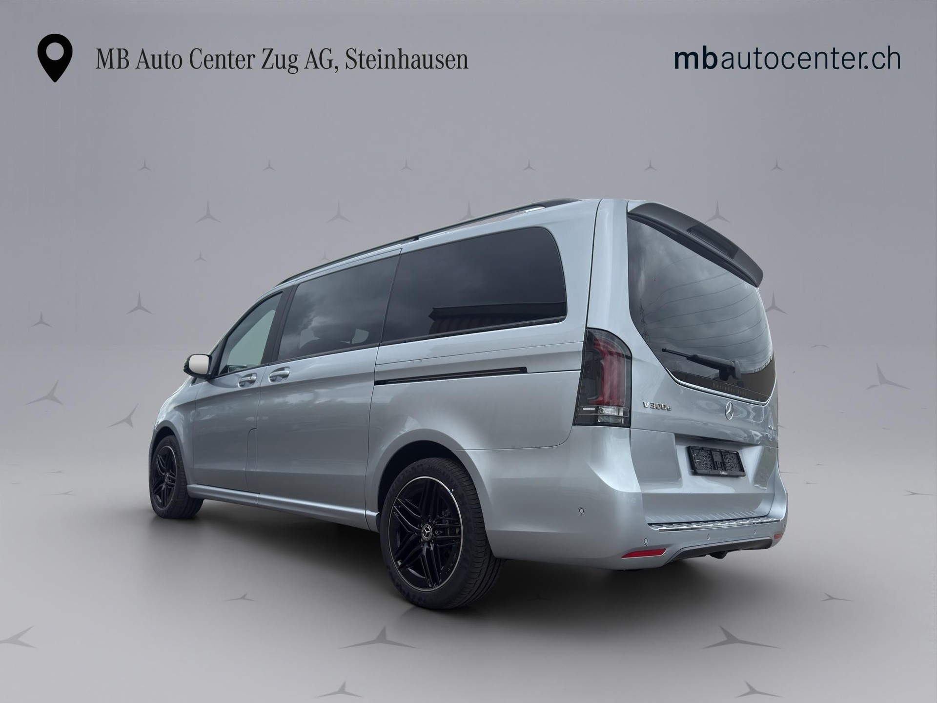 MERCEDES-BENZ V 300 d Swiss Ed. lang 4matic Van-image-4