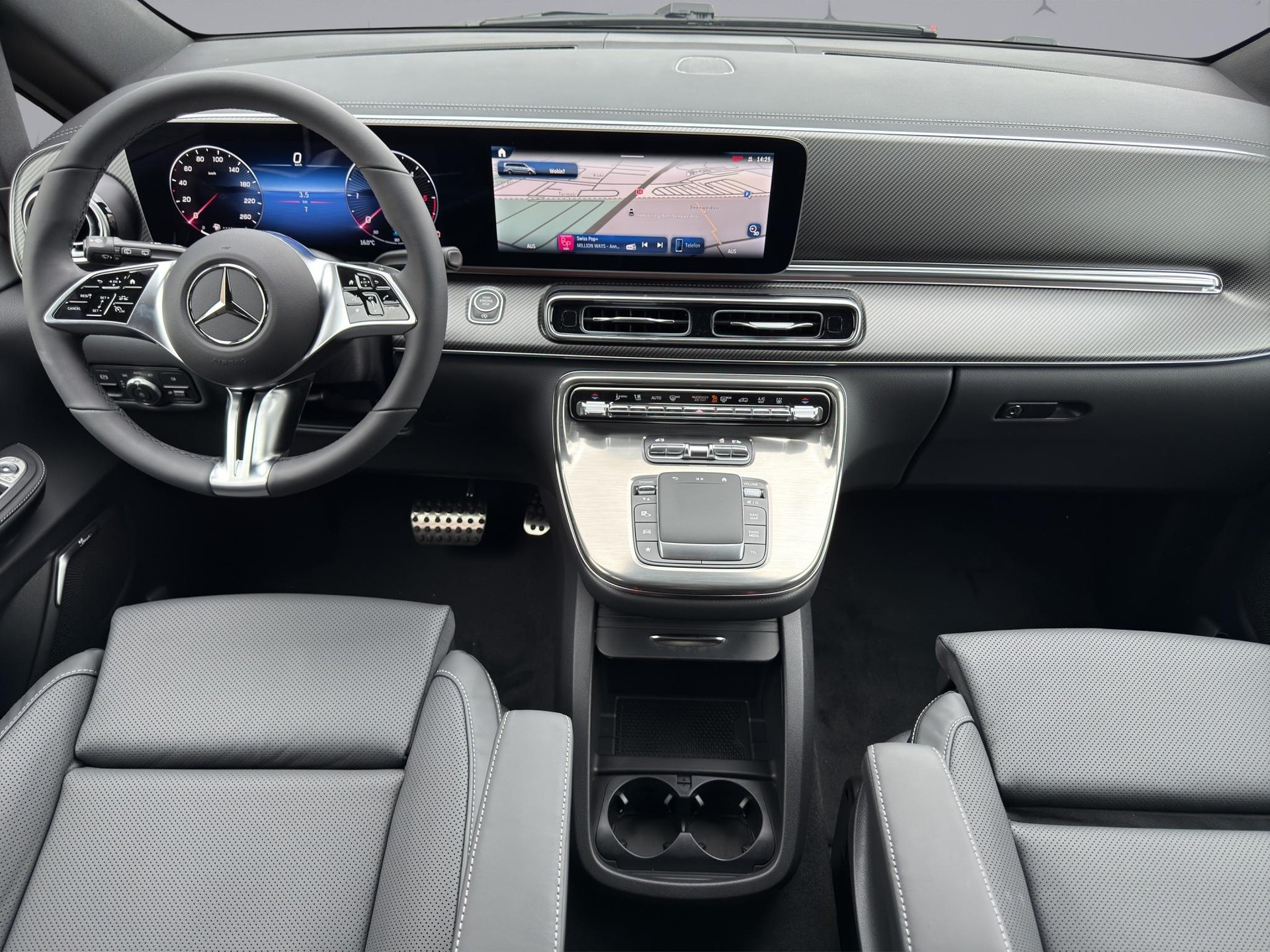 MERCEDES-BENZ V 300 d Swiss Ed. lang 4matic Van-image-14