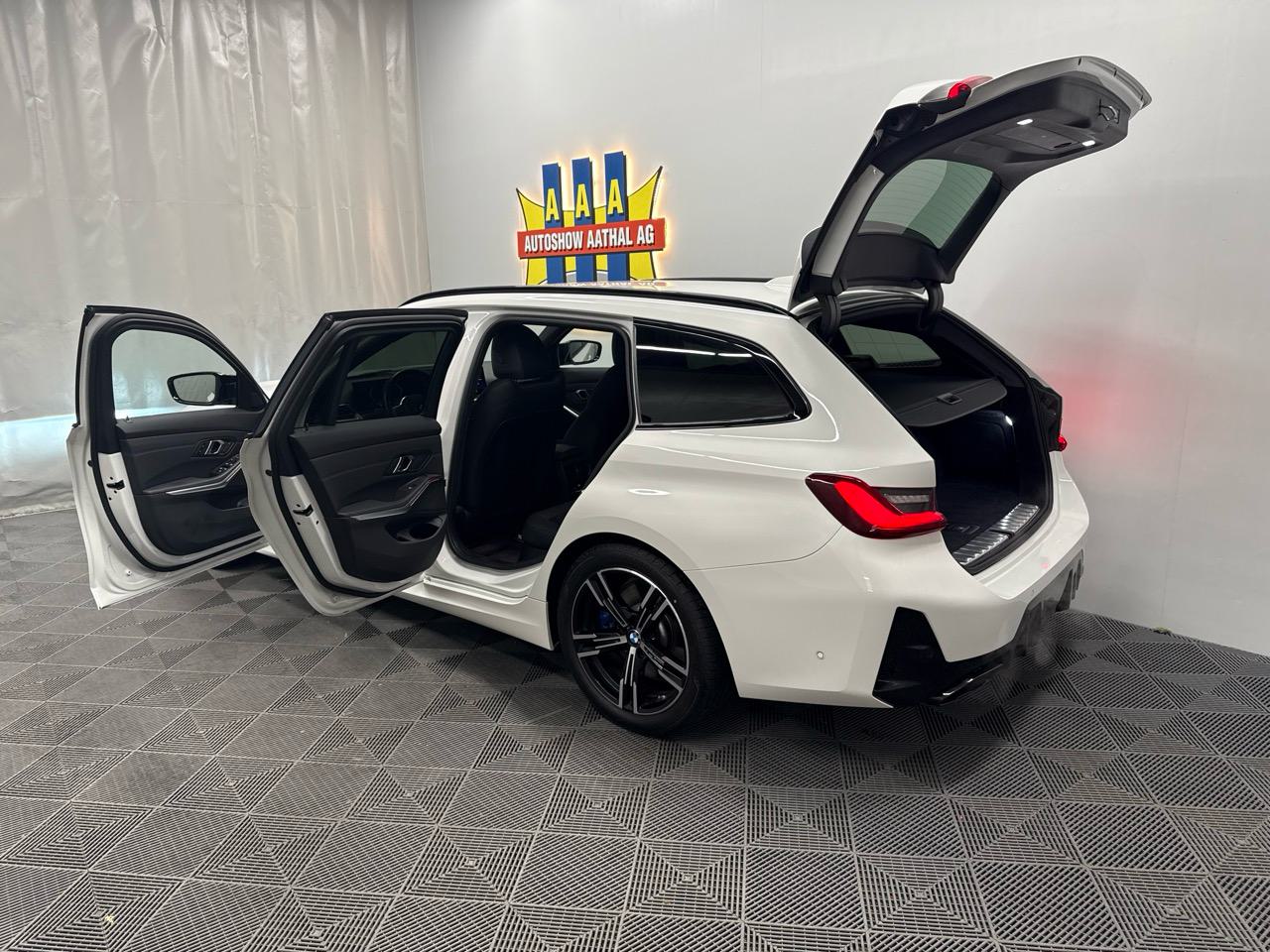 BMW M340i xDrive 48V Touring Steptronic-image-10