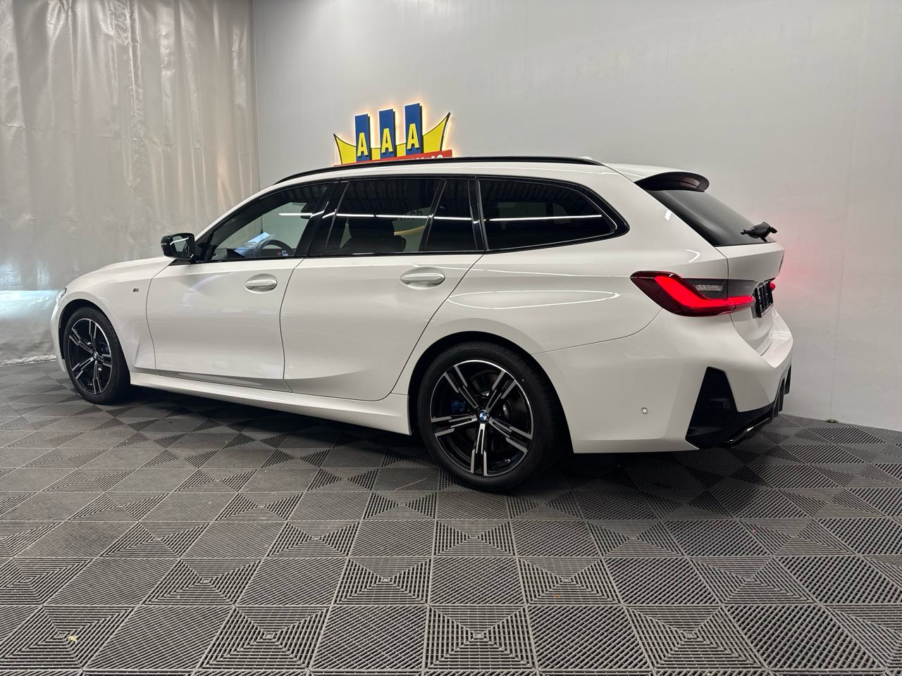 BMW M340i xDrive 48V Touring Steptronic-image-1