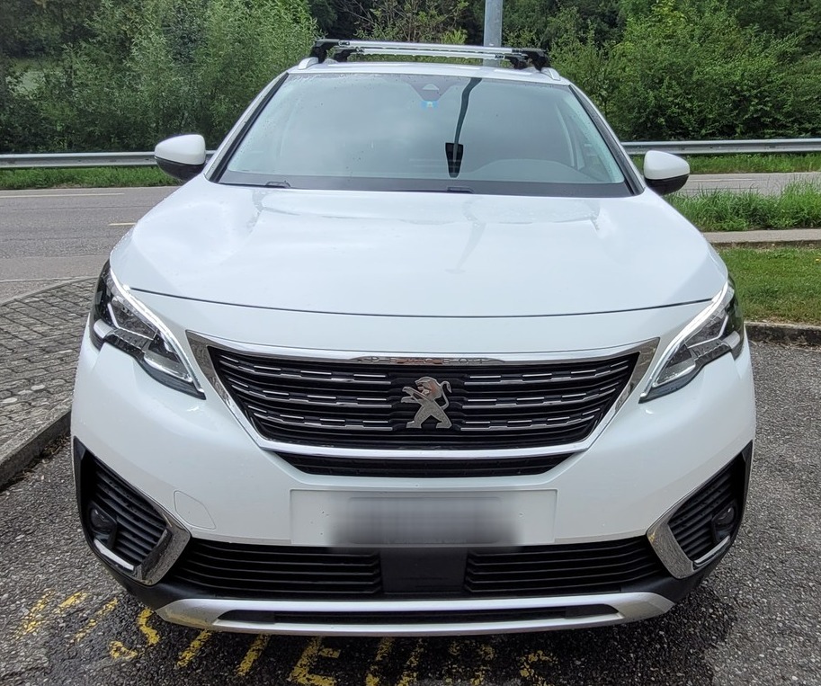 PEUGEOT 5008 1.5 BlueHDi Active ETA-image-1