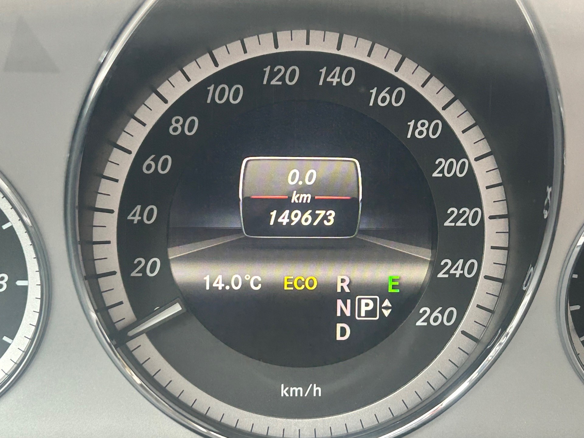 MERCEDES-BENZ E 500 CGI BlueEff. Avantgarde 4Matic 7G-Tronic - gepflegt und in Topausrüstung-image-6