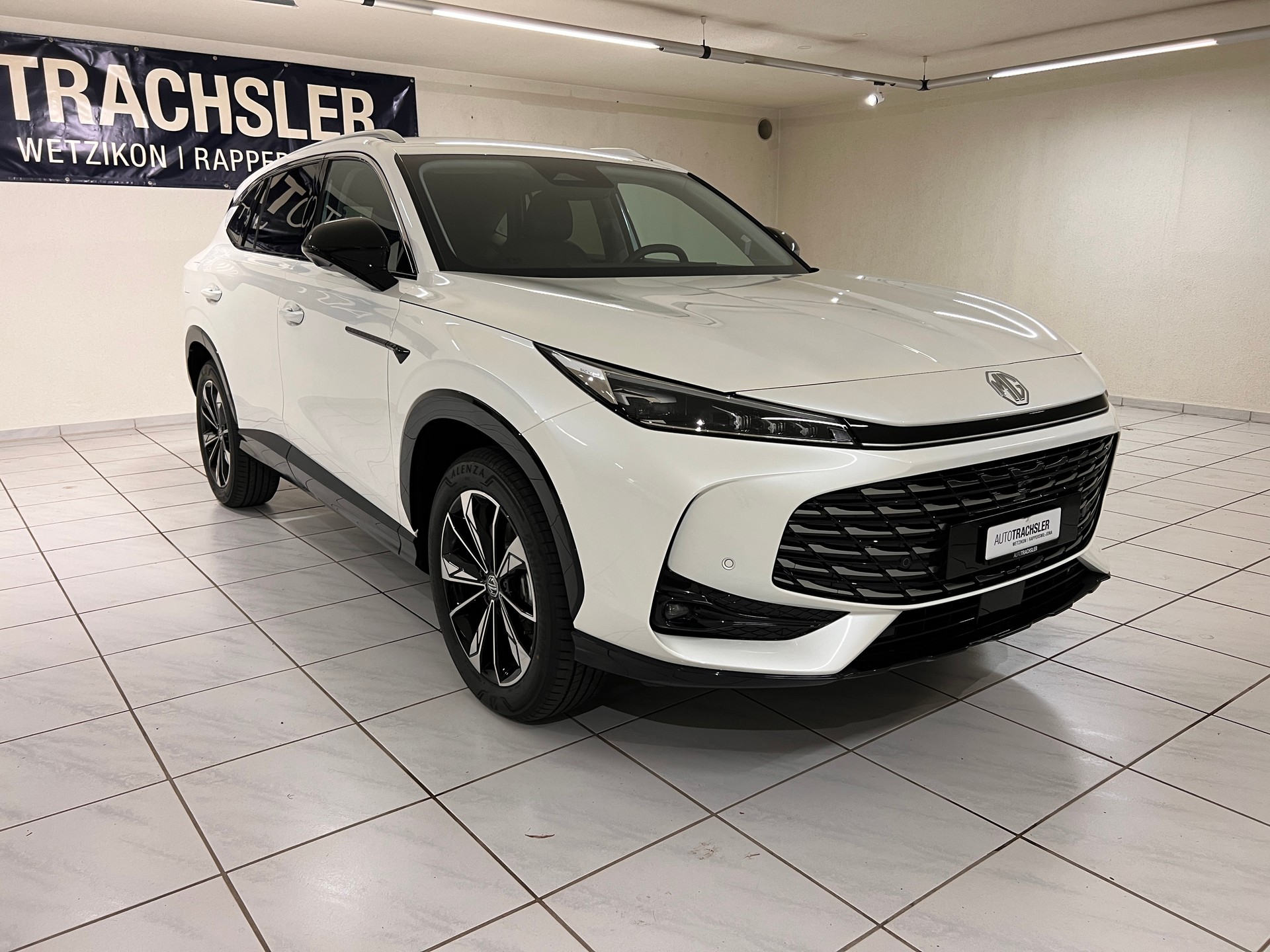 MG HS 1.5 T HEV Luxury-image-2