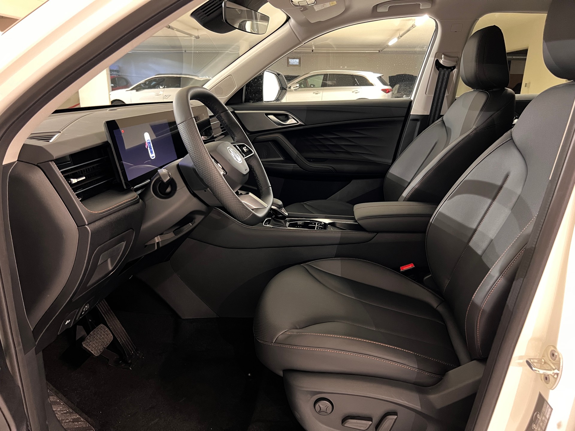 MG HS 1.5 T HEV Luxury-image-8
