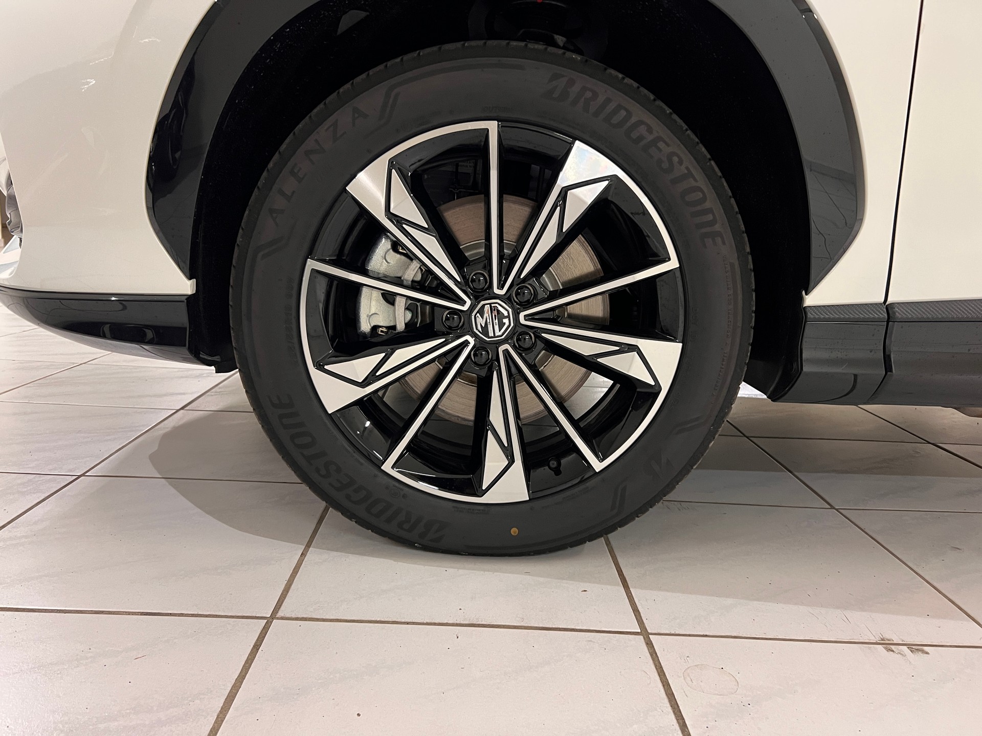 MG HS 1.5 T HEV Luxury-image-6