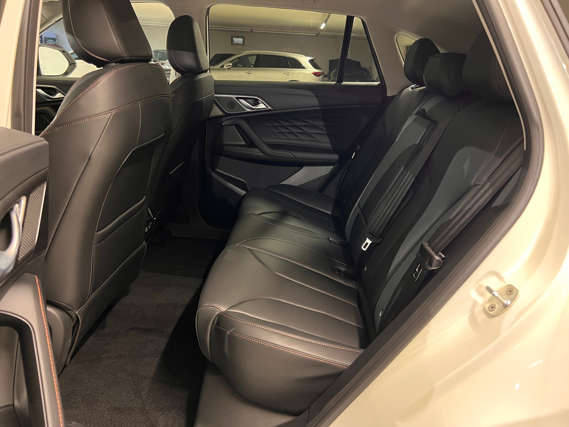 MG HS 1.5 T HEV Luxury-image-7