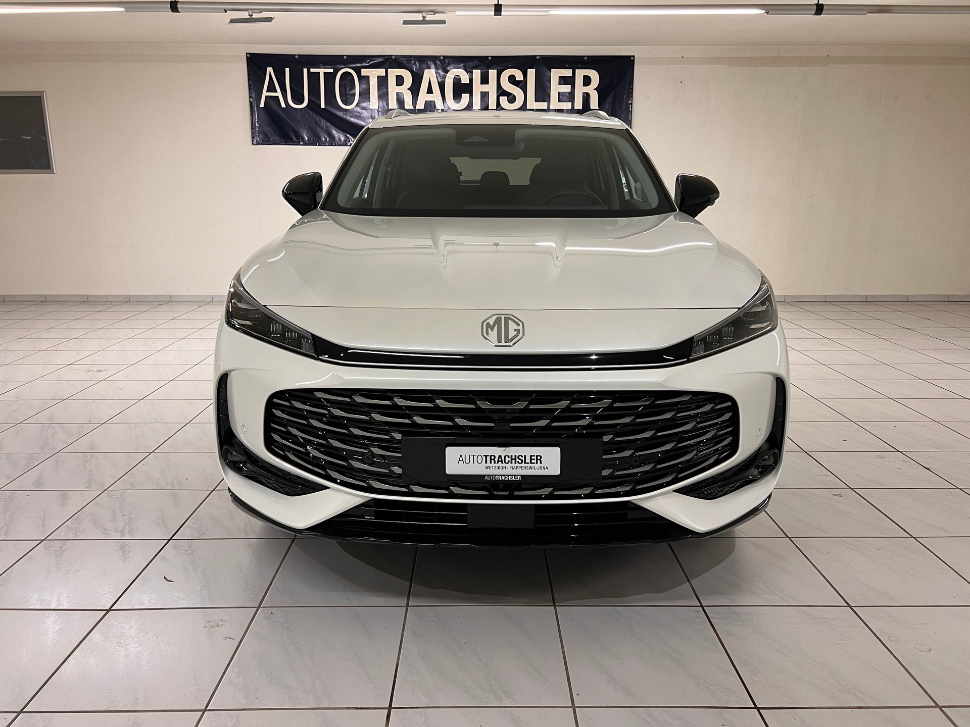 MG HS 1.5 T HEV Luxury-image-1
