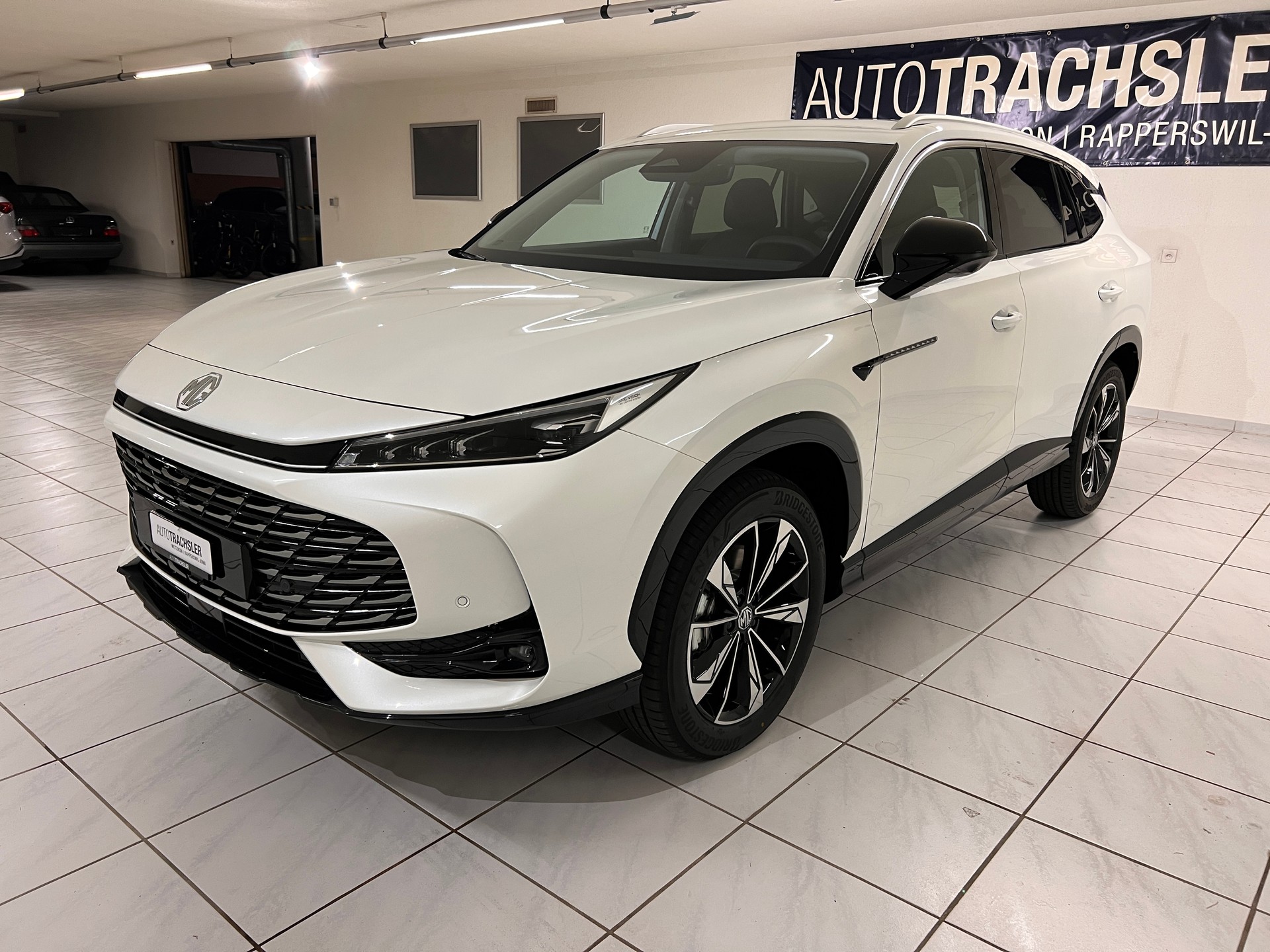 MG HS 1.5 T HEV Luxury-image-3