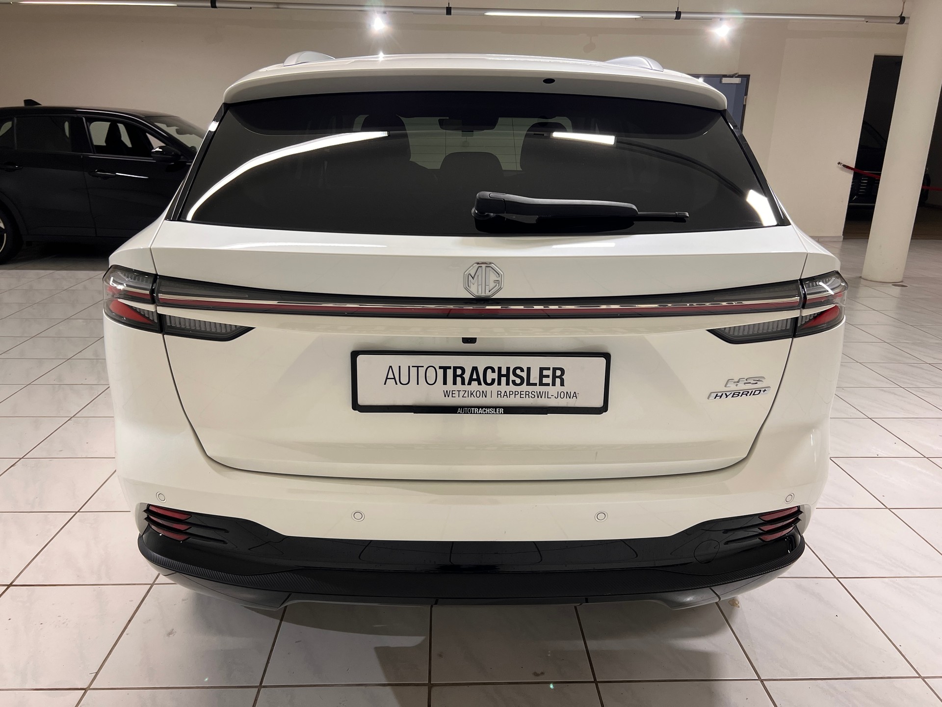 MG HS 1.5 T HEV Luxury-image-4