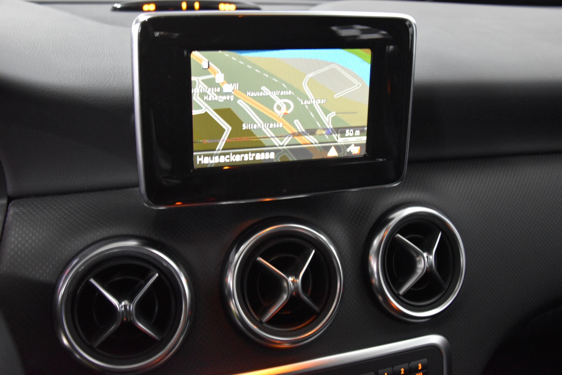 MERCEDES-BENZ A 200 CDI Urban-image-7
