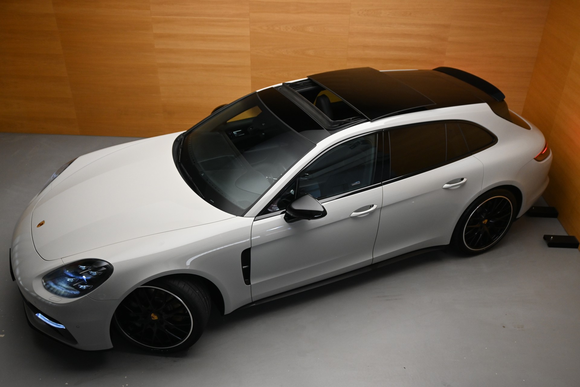 PORSCHE Panamera 4S Sport Turismo PDK-showroom-element-1